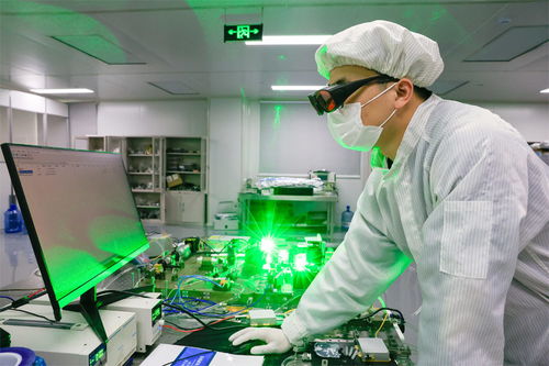 科創(chuàng)驅(qū)動發(fā)展 合肥廬陽經(jīng)開區(qū)企業(yè)研發(fā)技術(shù)領先的大功率超快固體激光器